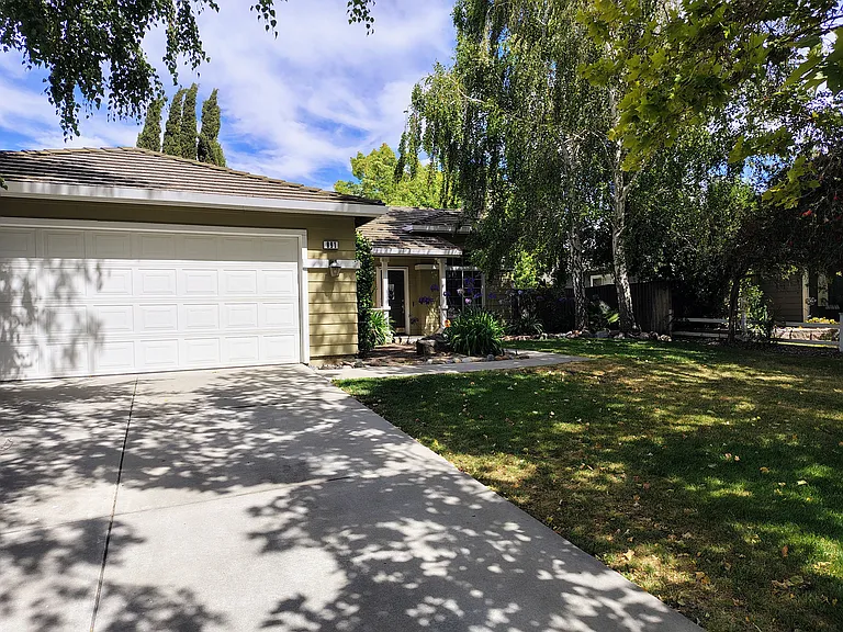 891 Joe Borovich Dr — Photo 2