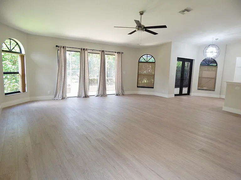 22864 Marbella Cir — Photo 30