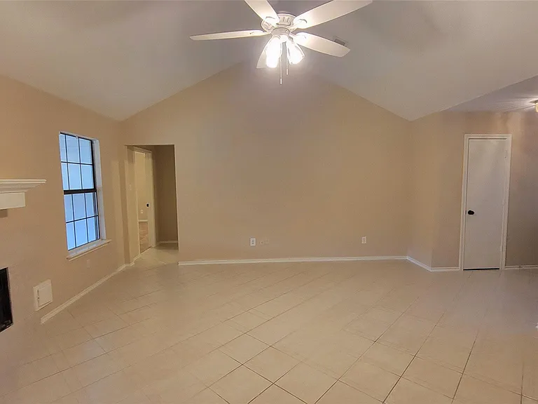 3335 Lakeland Gardens Dr — Photo 6