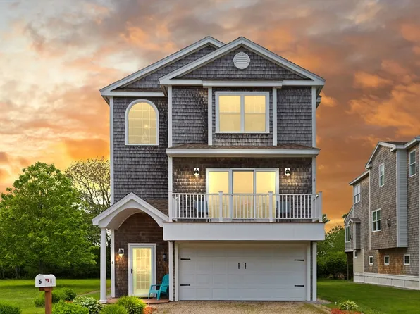 6 Coulson Pratt Dr, Salisbury, MA 01952