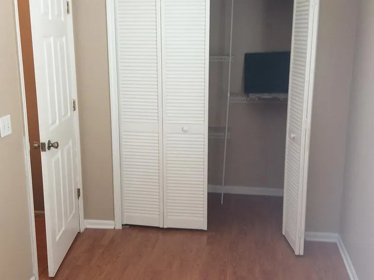 556 Green Spring Cir — Photo 11