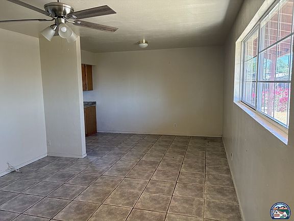 5th image of 621 N Imperial Ave
