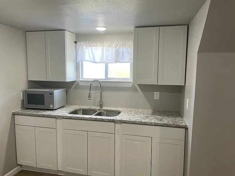 711 W Munson St #B — Photo 18