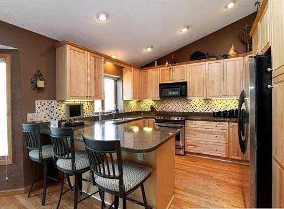 2nd image of 965 Brooks Court