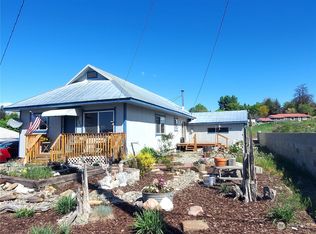 231 E Dewberry Ave, Omak, WA 98841
