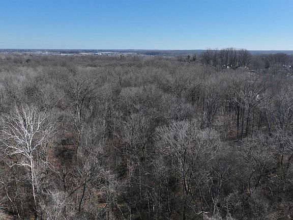 4th image of 415 Hesmer Rd