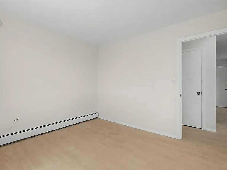 21 C07spring St #C07 — Photo 10