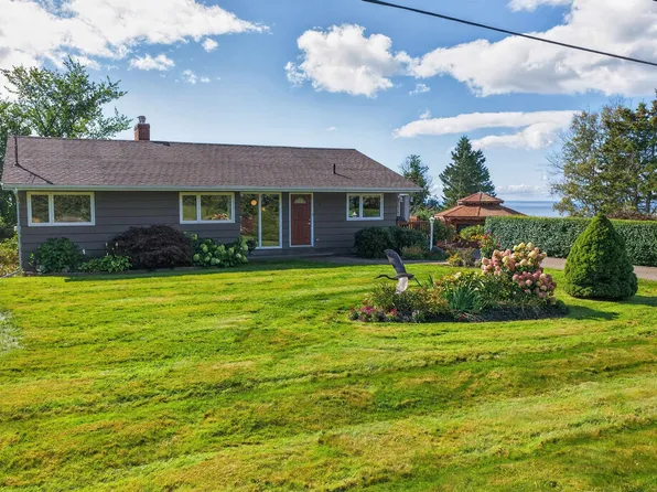 22 Upper Tea Hill Cres, Stratford, PE C1B 2V1