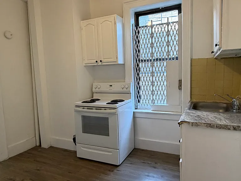 29-06 38th Ave #D — Photo 2