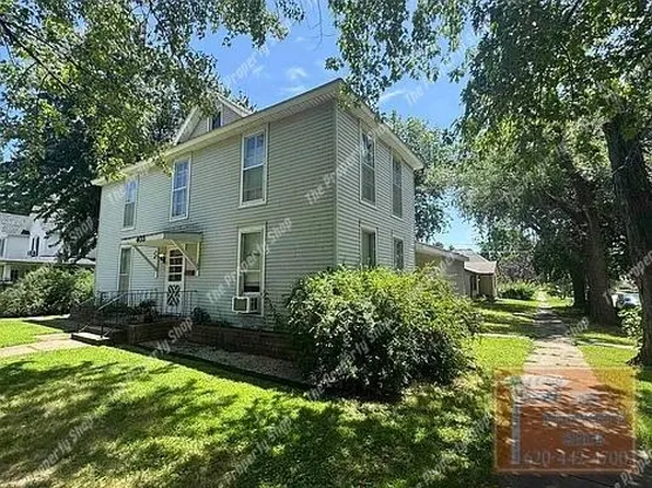 403 E 11th Ave APT 2, Winfield, KS 67156