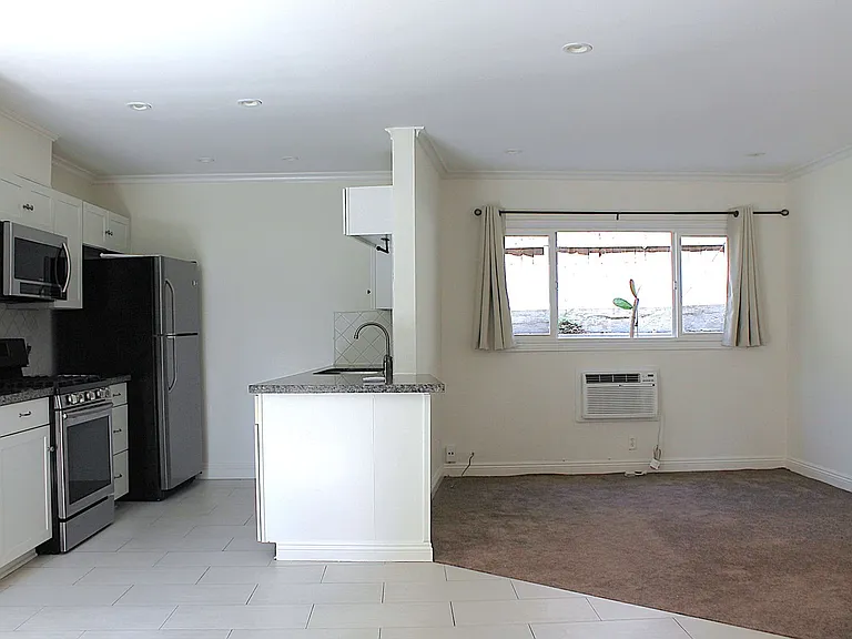 937 Hilldale Ave — Photo 16