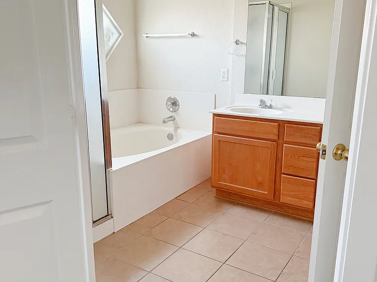 Entry from master bedroom to master bathroom.
