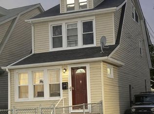 13723 249th St, Rosedale, NY 11422