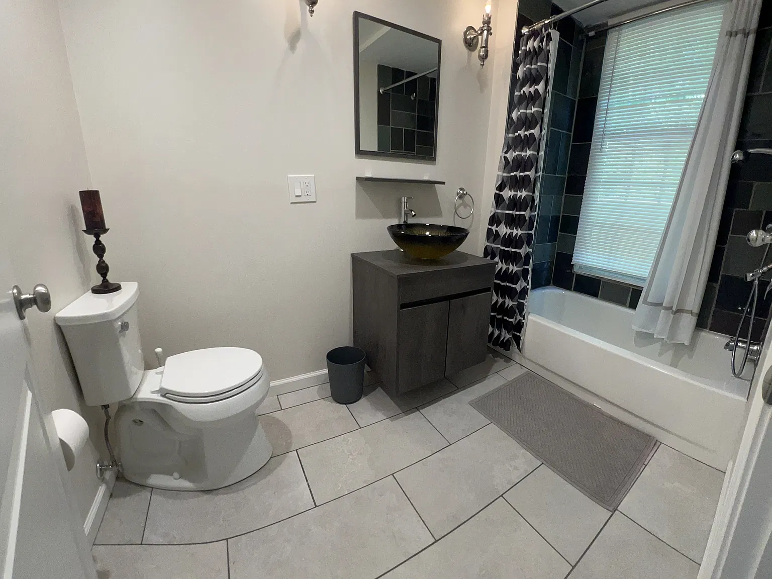 2 bed, 1320 sqft, $2,700 — Photo 3