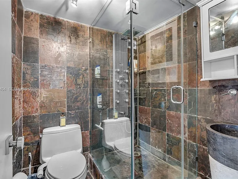 5401 Collins Ave #813 — Photo 10