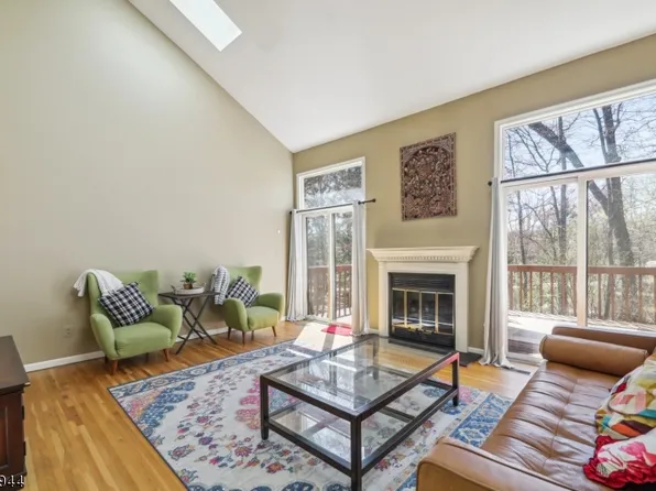 49 Lockley Ct, Mountain Lakes Boro, NJ 07046