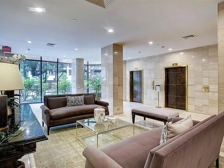 15 Greenway Plz #10G — Photo 9