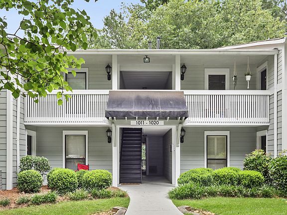 3rd image of 1020 Summit North Dr NE #1020