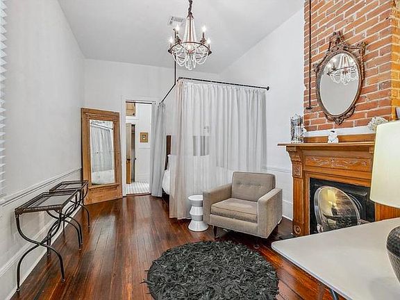 4th image of 719 Port St