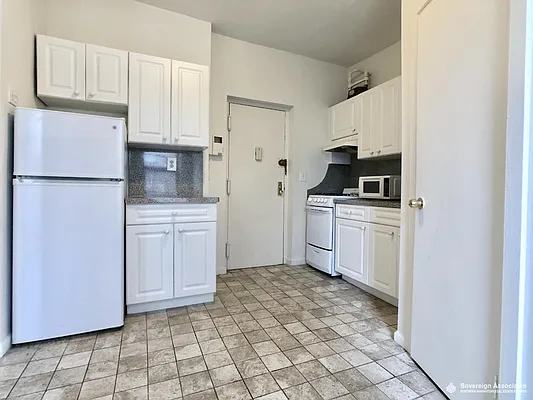 Rented by Sovereign Associates | media 6