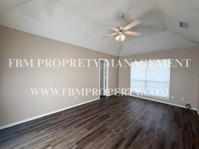 19 Country Club Place - 3 Bedroom, 2 Bathroom Home in Waxahachie, TX! — Photo 13