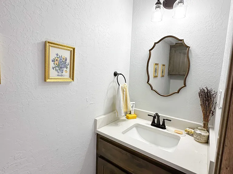 1035 Greenview Dr — Photo 21