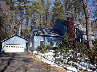 52 High Point Dr, Amherst, MA 01002