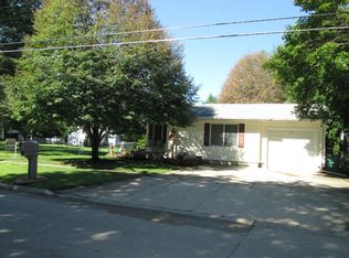 307 9th Ave SW, Independence, IA 50644