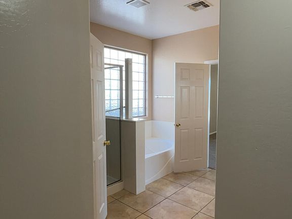 5th image of 6037 S 30th Dr