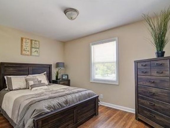 5th image of 1018 Sims Cir #F