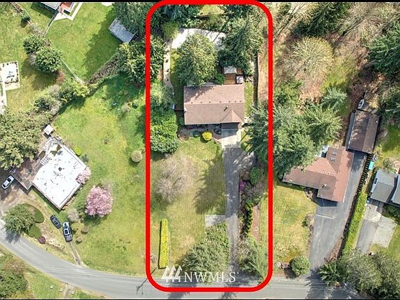 Large lot...5/8's of an acre! (note: the red lines are not the exact property lines, only to be used as a point of reference)