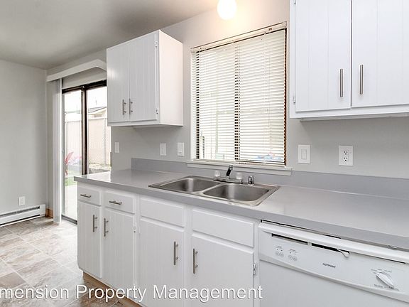 5th image of 211 Pattison St NE APT 3