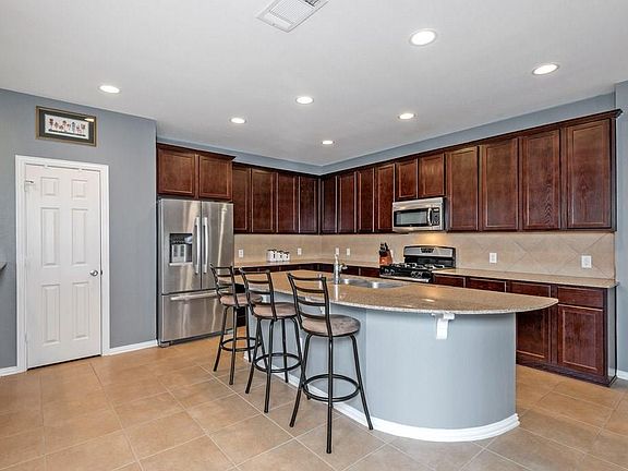 4th image of 10609 Sexton Dr