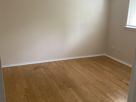 2nd image of 139 McDonnell Ave APT 21
