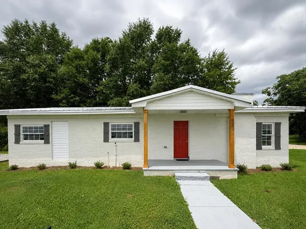 200 Cable St, Headland, AL 36345