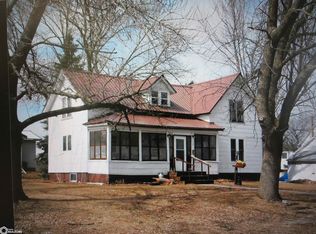 109 S 5th St, Mallard, IA 50562