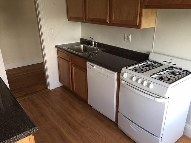 2nd image of 66 Chiswick Rd #36A