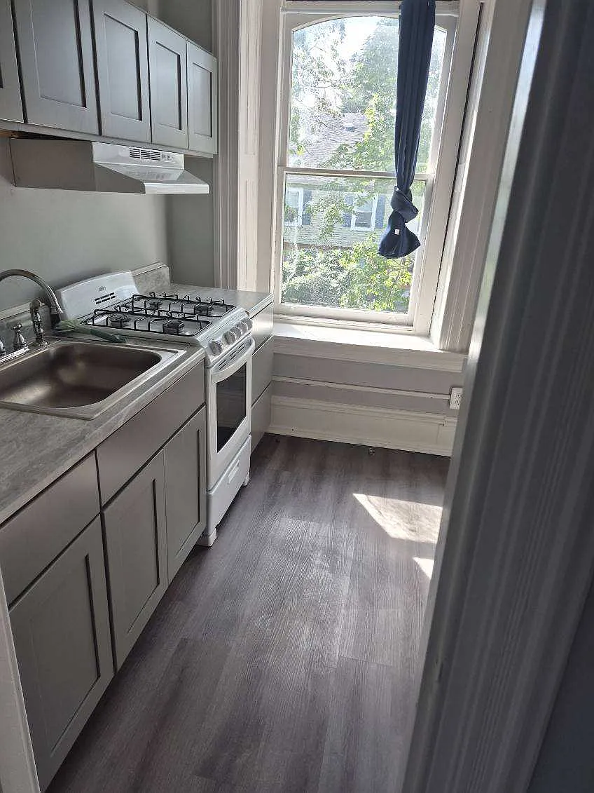 1 bed, 600 sqft, $1,500 — Photo 4