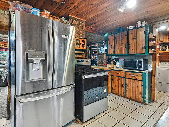4th image of 2561 E Johnson Rd