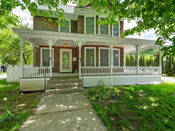 10 Monadnock Street, Colebrook, NH 03576