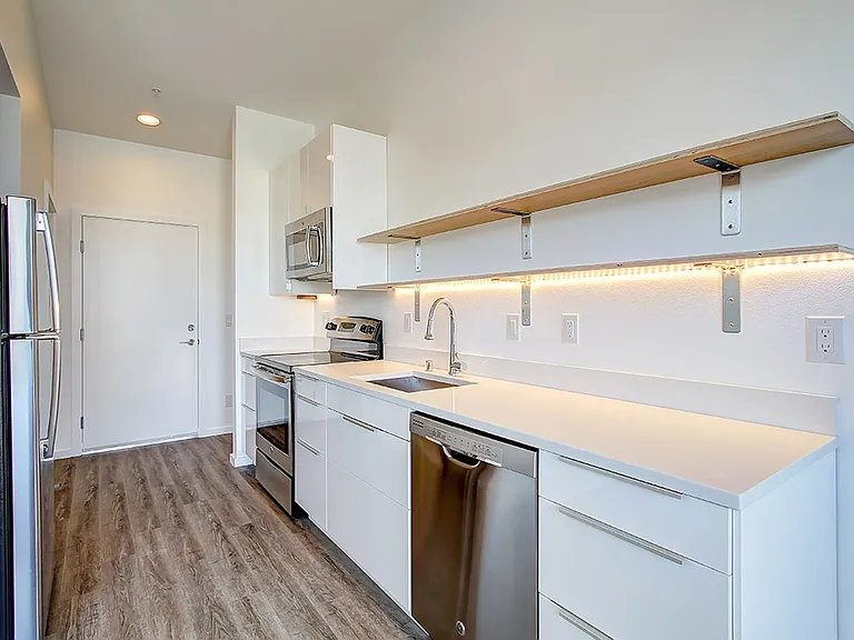 1410 Apartments — Photo 3