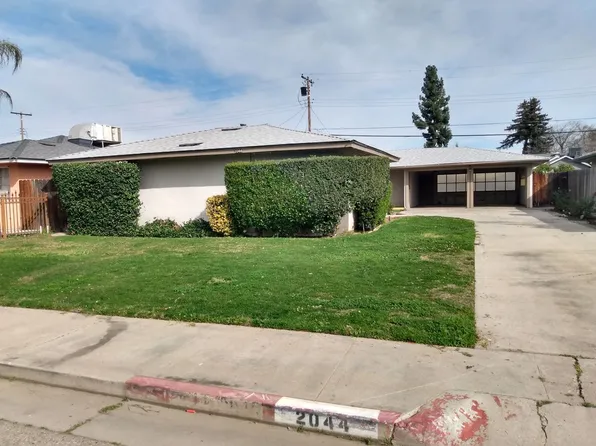 2046 N Mayfair Dr W, Fresno, CA 93703