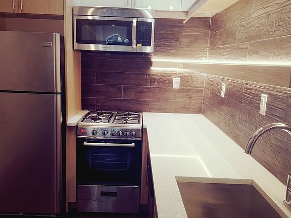 3rd image of 1339 Hancock St APT 1l