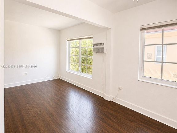 3rd image of 322 NE 25th St #12