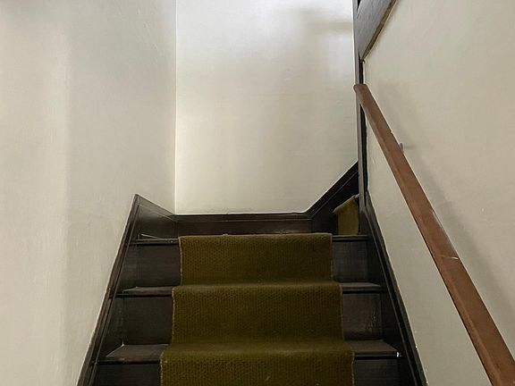 2nd image of 32 Macamley St #2