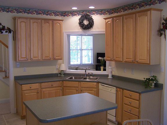 Open, Light, and Spacious Kitchen