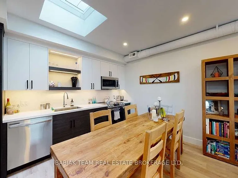 57 Vine Ave #301 — Photo 4