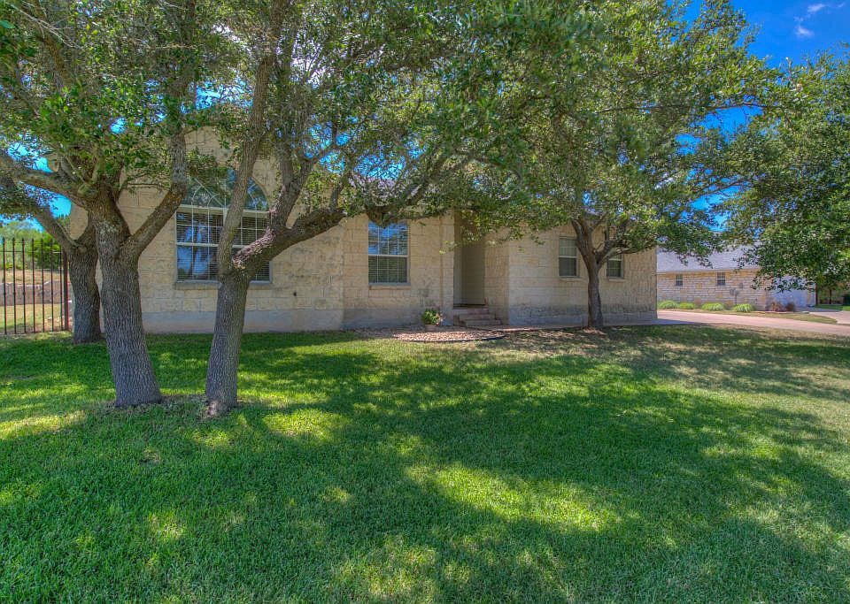 1st image of 515 Meadow Oaks Dr