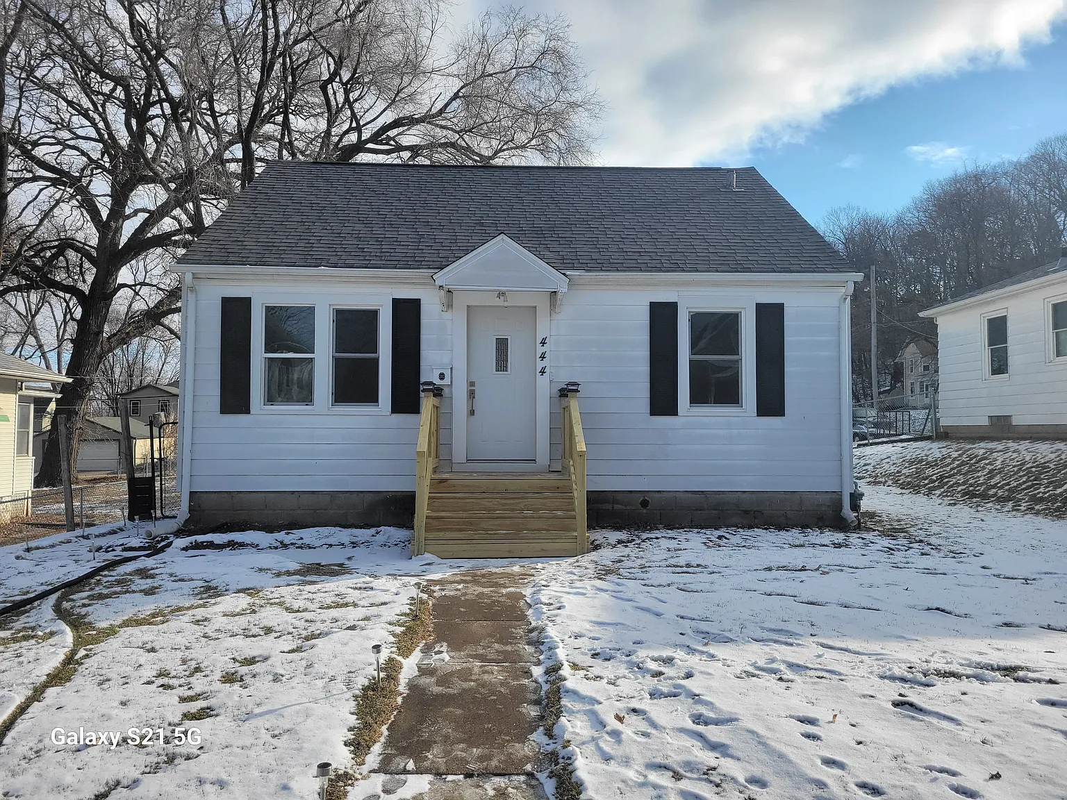 3 bed, 958 sqft, $1,400 — Photo 1