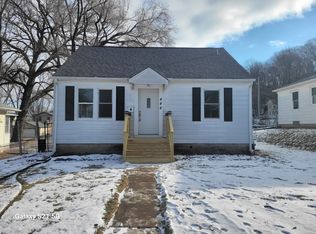 444 43rd St, Moline, IL 61265